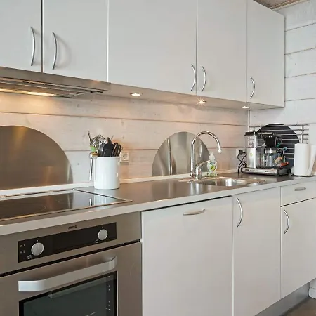 6 Person Holiday In Dom wakacyjny Allinge-Sandvig