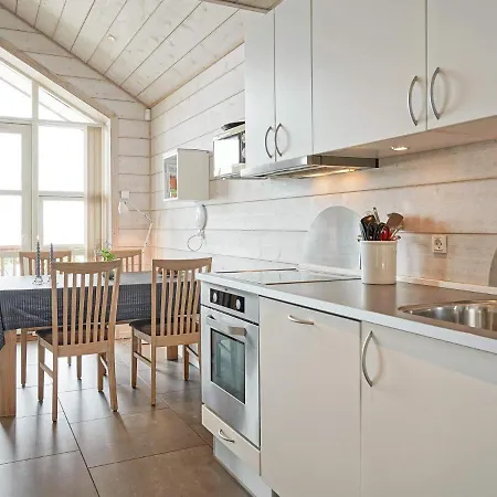 Casa vacanze 6 Person Holiday In Allinge-Sandvig